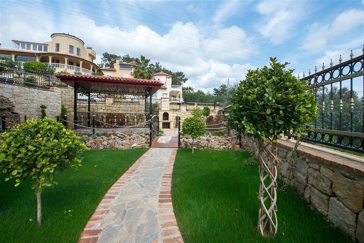 مجمع سكني عائلي فاخر في الانيا - منطقة افسلار 