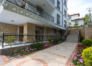 مجمع سكني عائلي فاخر في الانيا - منطقة افسلار 