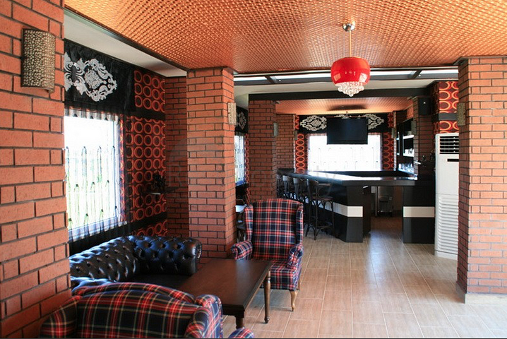 فيلا 4+1 مع أثاث في قادرية بيليك بجوار ملاعب الجولف