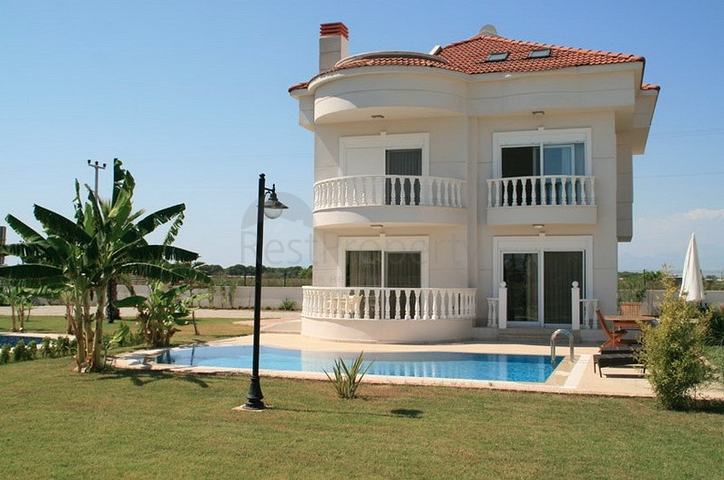 فيلا 4+1 مع أثاث في قادرية بيليك بجوار ملاعب الجولف