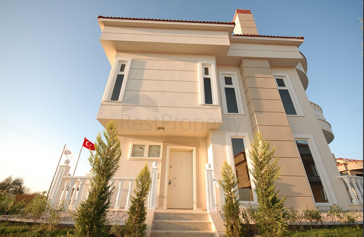 فيلا 4+1 مع أثاث في قادرية بيليك بجوار ملاعب الجولف