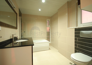 فيلا 4+1 مع أثاث في قادرية بيليك بجوار ملاعب الجولف