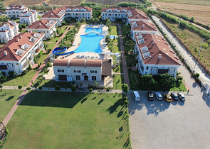 فيلا 4+1 مع أثاث في قادرية بيليك بجوار ملاعب الجولف