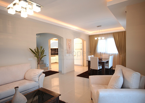 فيلا 4+1 مع أثاث في قادرية بيليك بجوار ملاعب الجولف