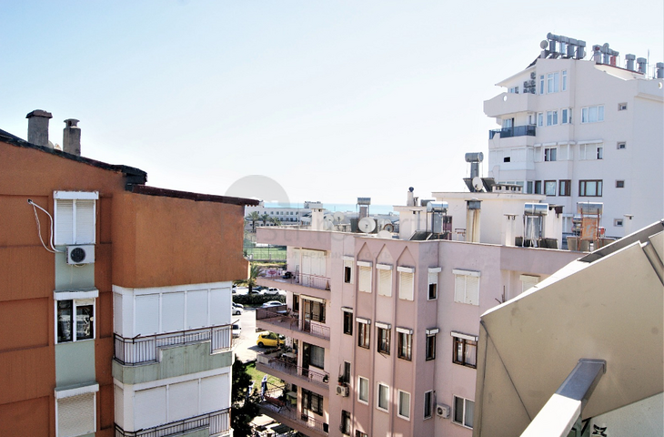 مجمع راقى على بعد 500 متر من البحر فى كونيالتي