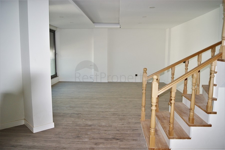 مجمع راقى على بعد 500 متر من البحر فى كونيالتي