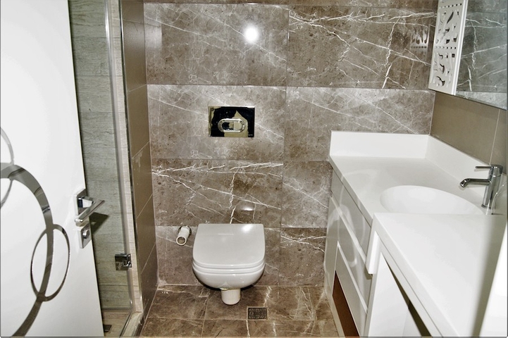 مجمع راقى على بعد 500 متر من البحر فى كونيالتي