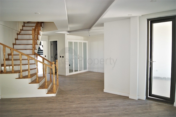 مجمع راقى على بعد 500 متر من البحر فى كونيالتي