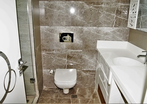 مجمع راقى على بعد 500 متر من البحر فى كونيالتي