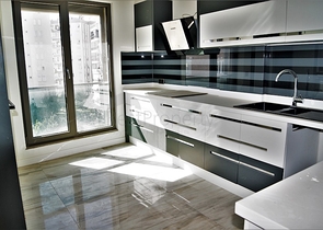 مجمع راقى على بعد 500 متر من البحر فى كونيالتي