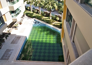 مجمع راقى على بعد 500 متر من البحر فى كونيالتي