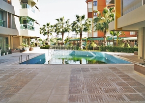 مجمع راقى على بعد 500 متر من البحر فى كونيالتي