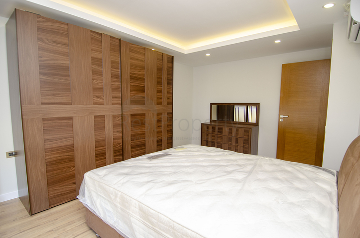 مشروع فاخر في لارا أنطاليا ، على بعد 400 متر من الشواطئ الرملية