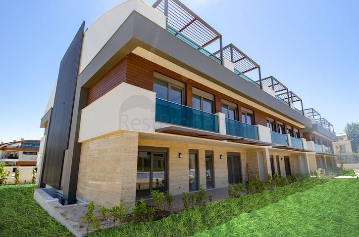 مشروع فاخر في لارا أنطاليا ، على بعد 400 متر من الشواطئ الرملية