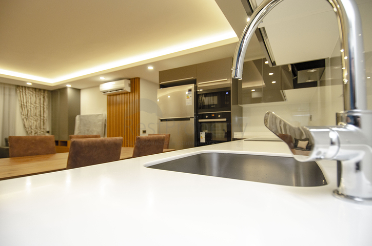 مشروع فاخر في لارا أنطاليا ، على بعد 400 متر من الشواطئ الرملية