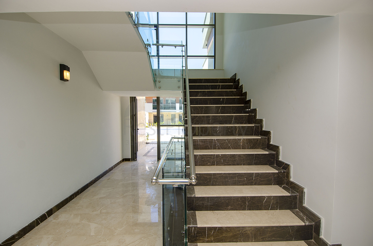 مشروع فاخر في لارا أنطاليا ، على بعد 400 متر من الشواطئ الرملية