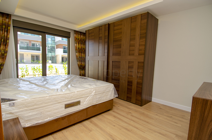 مشروع فاخر في لارا أنطاليا ، على بعد 400 متر من الشواطئ الرملية