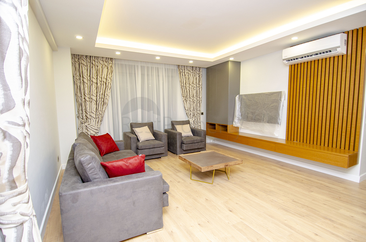 مشروع فاخر في لارا أنطاليا ، على بعد 400 متر من الشواطئ الرملية