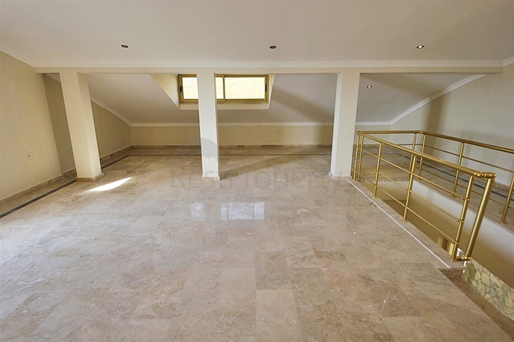 فيلا فاخرة اربع غرف وصالة في كارجي جاك / الانيا 