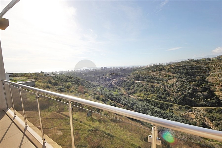 فيلا فاخرة اربع غرف وصالة في كارجي جاك / الانيا 