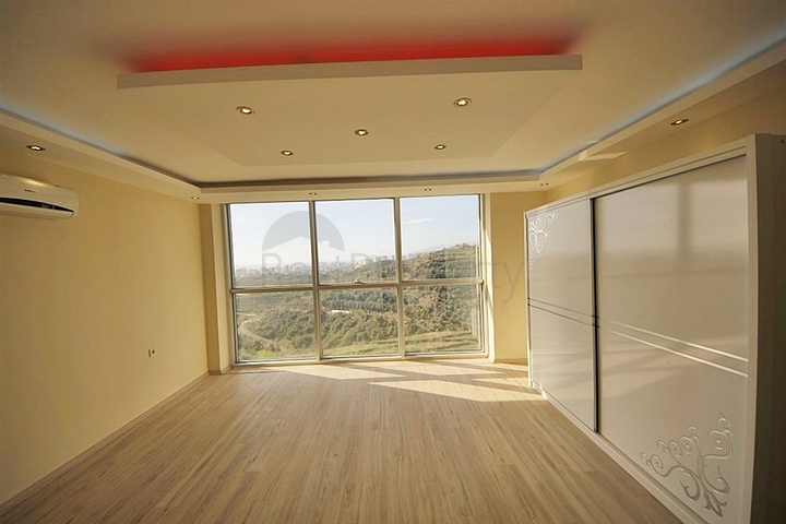 فيلا فاخرة اربع غرف وصالة في كارجي جاك / الانيا 