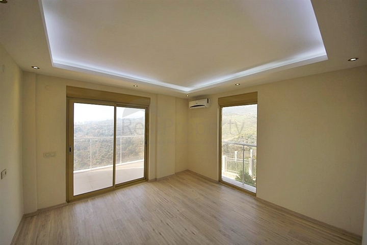 فيلا فاخرة اربع غرف وصالة في كارجي جاك / الانيا 