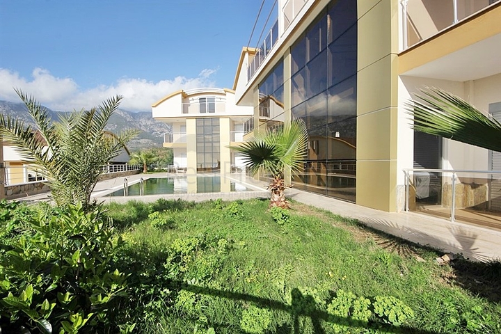 فيلا فاخرة اربع غرف وصالة في كارجي جاك / الانيا 