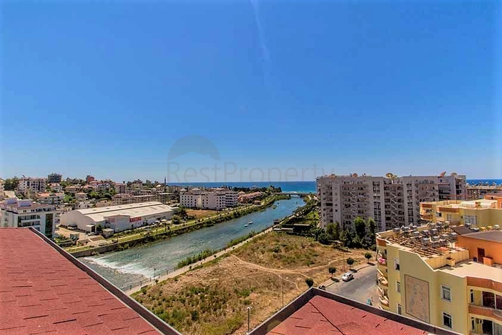 شقة بينتهاوس واسعة في الانيا 