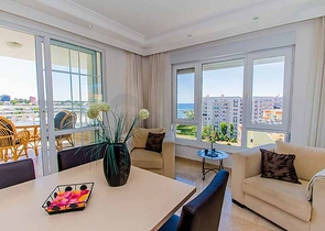 شقة بينتهاوس واسعة في الانيا 