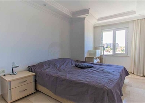 شقة بينتهاوس واسعة في الانيا 