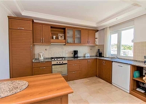 شقة بينتهاوس واسعة في الانيا 