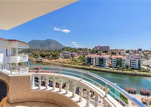 شقة بينتهاوس واسعة في الانيا 