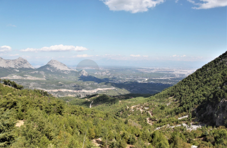 فيلا 3 + 1 في موقع خلاب في جبال انطاليا