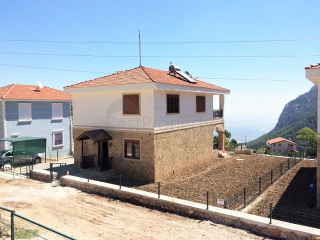 فيلا 3 + 1 في موقع خلاب في جبال انطاليا