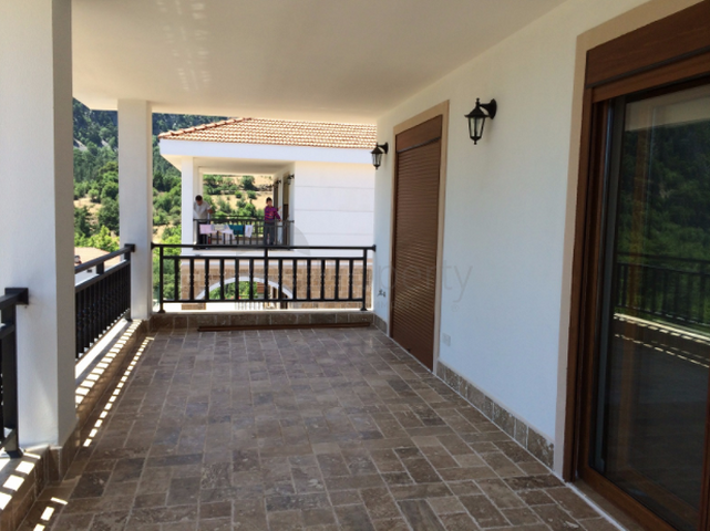 فيلا 3 + 1 في موقع خلاب في جبال انطاليا