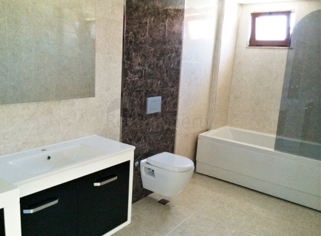 فيلا 3 + 1 في موقع خلاب في جبال انطاليا