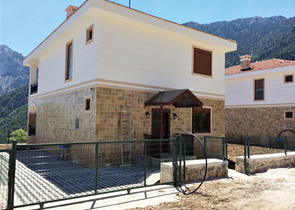 فيلا 3 + 1 في موقع خلاب في جبال انطاليا