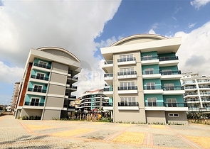 دوبلكس اربع غرف وصالة ضمن مجمع سكني في اوبا / الانيا 