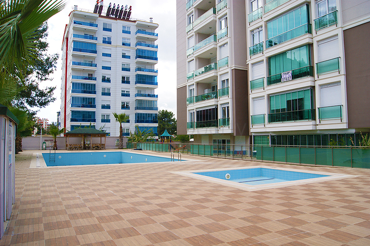 شقق 2 + 1 و 3 + 1 في اونجالي كونيالتي انطاليا