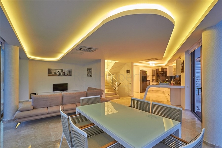 فيلا فاخرة 5 + 1 في كالكان