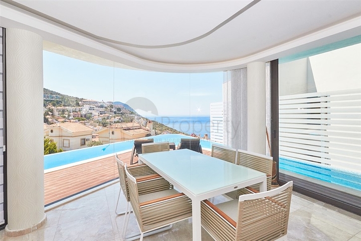 فيلا فاخرة 5 + 1 في كالكان