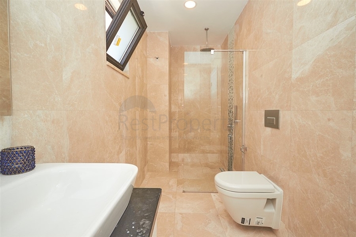 فيلا فاخرة 5 + 1 في كالكان