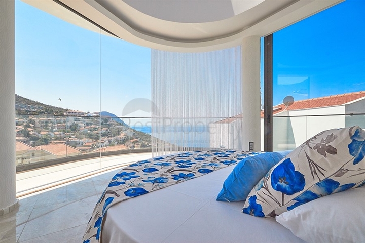 فيلا فاخرة 5 + 1 في كالكان