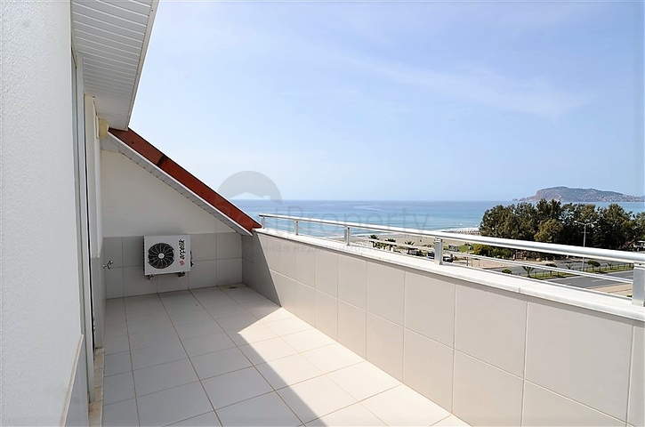 دوبلكس باطلالة بحرية مباشرة في كاستل / الانيا 