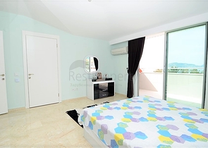 دوبلكس باطلالة بحرية مباشرة في كاستل / الانيا 