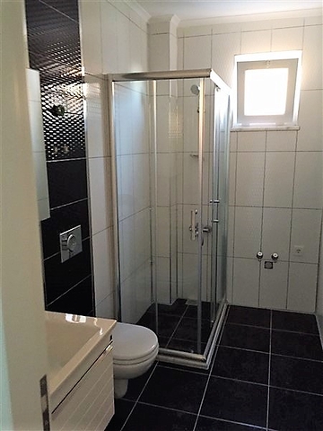 دوبلكس فاخرة اربع غرف وصالة قريبة من البحر في اوبا / الانيا 