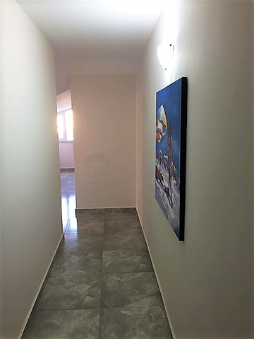 دوبلكس فاخرة اربع غرف وصالة قريبة من البحر في اوبا / الانيا 