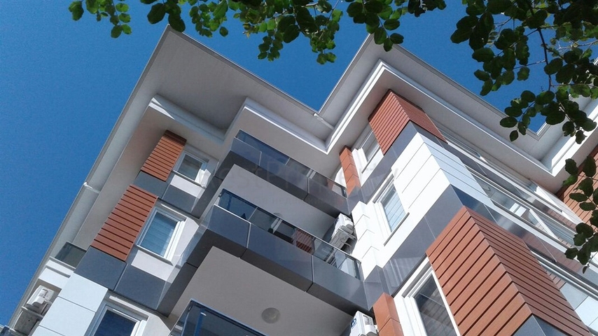 دوبلكس فاخرة اربع غرف وصالة قريبة من البحر في اوبا / الانيا 