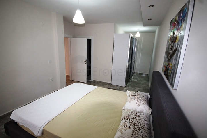 دوبلكس فاخرة اربع غرف وصالة قريبة من البحر في اوبا / الانيا 