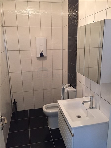 دوبلكس فاخرة اربع غرف وصالة قريبة من البحر في اوبا / الانيا 